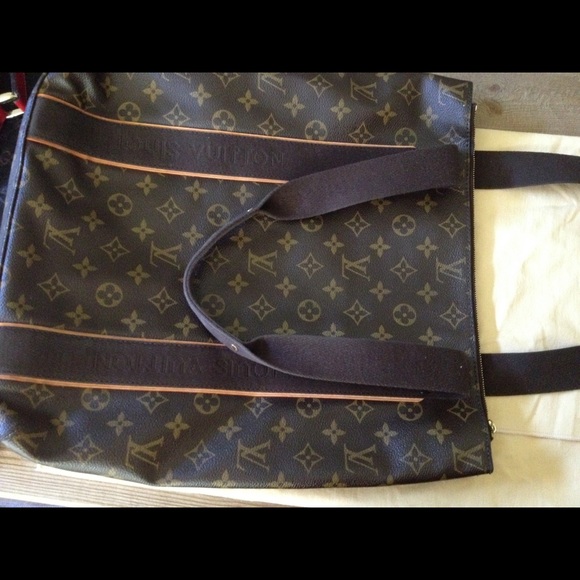 Monogram - Picture 4 of 5